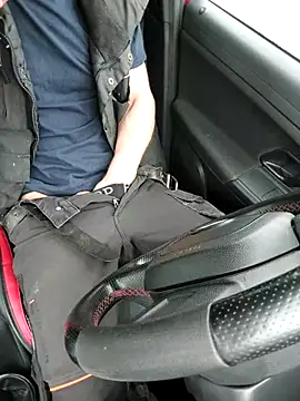 Xcoquinx online show from March 18, 2025, 1:09 pm