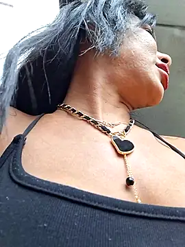 Doll Loren online show from September 12, 2025, 5:02 pm