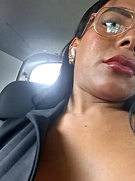 Snapshot of Doll_Loren chatting on July 30, 2026, 5:23 pm Doll Loren online show from July 30, 2026, 5:23 pm