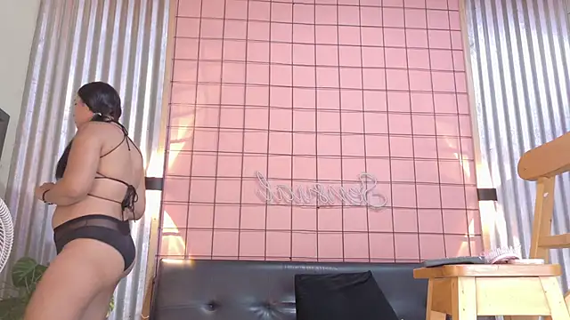 mensia hernandz online show from November 27, 2025, 1:35 pm