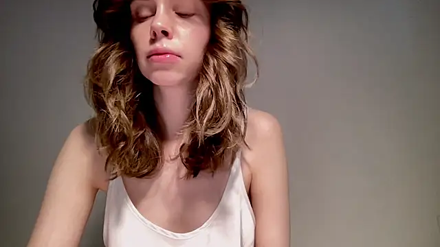 Snapshot of Nikki_Mimimi chatting on December 15, 2024, 10:18 am Nikki Mimimi online show from December 15, 2024, 10:18 am