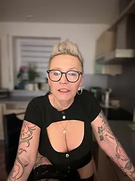 Snapshot of German_Milf chatting on January 10, 2025, 1:41 pm German Milf online show from January 10, 2025, 1:41 pm