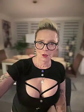 Snapshot of German_Milf chatting on February 17, 2025, 6:15 pm German Milf online show from February 17, 2025, 6:15 pm