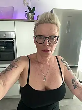 Snapshot of German_Milf chatting on March 19, 2025, 9:28 am German Milf online show from March 19, 2025, 9:28 am