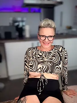 Snapshot of German_Milf chatting on October 7, 2025, 1:30 pm German Milf online show from October 7, 2025, 1:30 pm