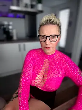 Snapshot of German_Milf chatting on October 8, 2025, 12:58 pm German Milf online show from October 8, 2025, 12:58 pm