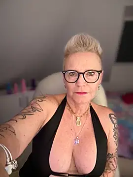 Snapshot of German_Milf chatting on November 5, 2025, 2:06 pm German Milf online show from November 5, 2025, 2:06 pm