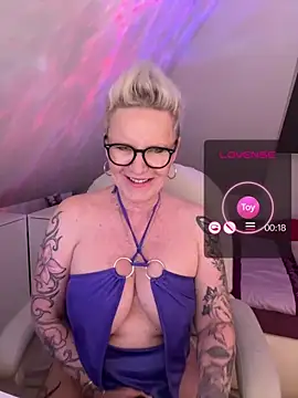 German Milf online show from April 24, 2026, 1:13 pm