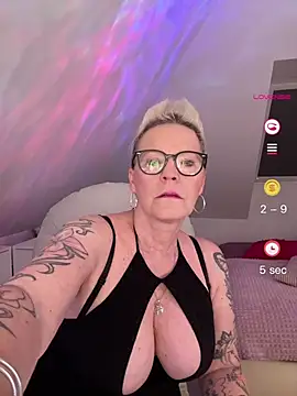 German Milf online show from April 27, 2026, 12:47 pm