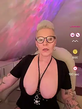 Snapshot of German_Milf chatting on May 18, 2026, 1:06 pm German Milf online show from May 18, 2026, 1:06 pm