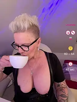 Snapshot of German_Milf chatting on June 10, 2026, 12:15 pm German Milf online show from June 10, 2026, 12:15 pm