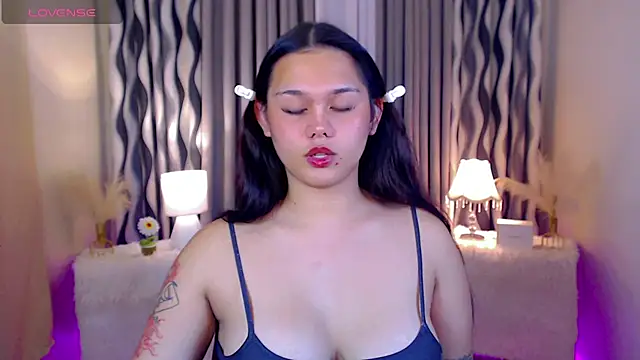 Ella Fantasiax online show from October 18, 2025, 6:08 pm