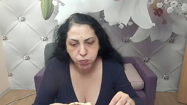 Snapshot of SweetArtemis chatting on November 22, 2025, 5:56 pm SweetArtemis online show from November 22, 2025, 5:56 pm