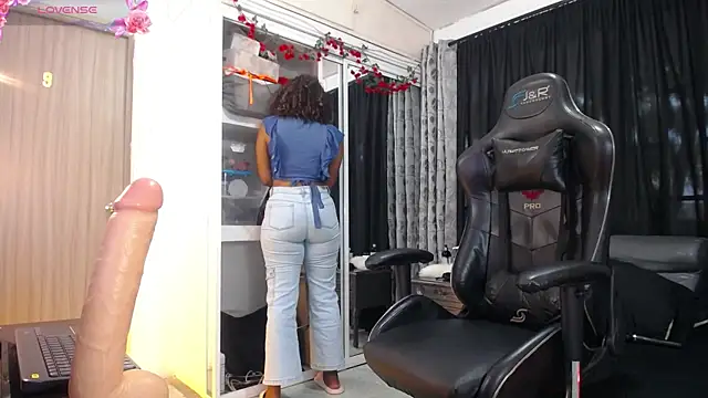 Snapshot of BLACK_ROSSE_1 chatting on January 24, 2025, 12:52 pm BLACK ROSSE 1 online show from January 24, 2025, 12:52 pm