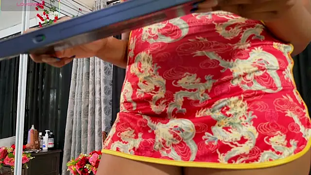 Snapshot of BLACK_ROSSE_1 chatting on November 12, 2025, 12:49 pm BLACK ROSSE 1 online show from November 12, 2025, 12:49 pm