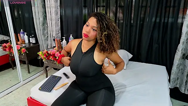Snapshot of BLACK_ROSSE_1 chatting on November 14, 2025, 12:48 pm BLACK ROSSE 1 online show from November 14, 2025, 12:48 pm