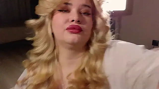 Snapshot of EllsaJean_ chatting on March 25, 2026, 9:54 pm EllsaJean online show from March 25, 2026, 9:54 pm