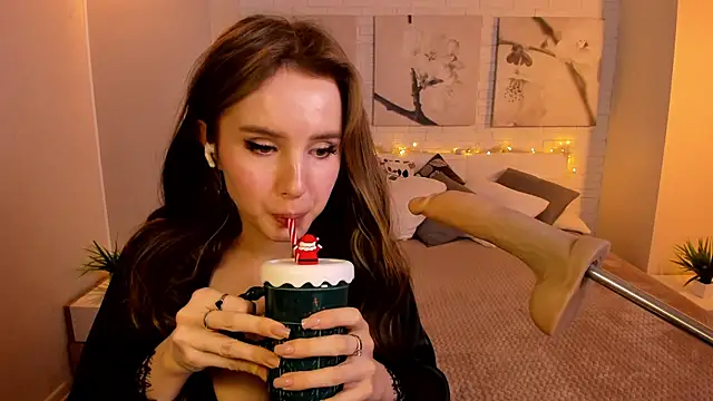 Betty June online show from February 5, 2025, 2:08 am