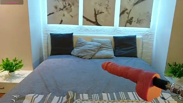 Snapshot of Betty_June chatting on July 8, 2026, 8:24 pm Betty June online show from July 8, 2026, 8:24 pm