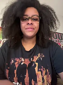 Snapshot of N1NT3NDH03 chatting on November 4, 2025, 2:27 pm N1NT3NDH03 online show from November 4, 2025, 2:27 pm