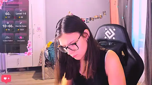 MollyLollipop online show from December 19, 2025, 3:24 am