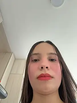 Snapshot of MiaJacksonn chatting on May 20, 2026, 4:35 pm MiaJacksonn online show from May 20, 2026, 4:35 pm