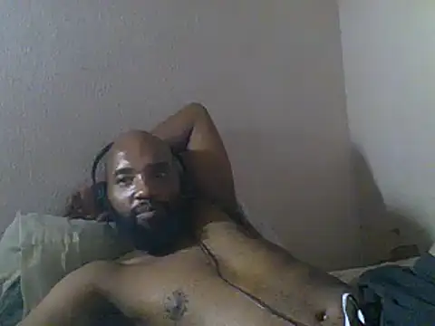 KAYBEEDEFREAK online show from February 5, 2025, 7:42 pm