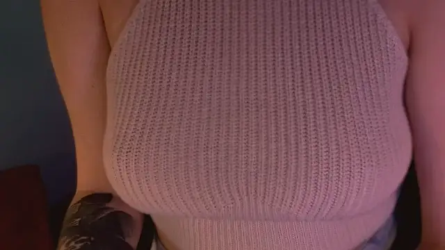 Snapshot of LilyFarey chatting on December 11, 2024, 3:58 pm LilyFarey online show from December 11, 2024, 3:58 pm