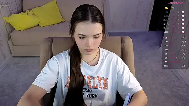 Snapshot of Eva_Davie chatting on November 9, 2025, 2:48 pm Eva Davie online show from November 9, 2025, 2:48 pm