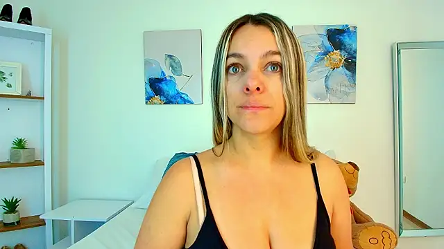 Isabella Harley online show from March 23, 2026, 1:37 pm
