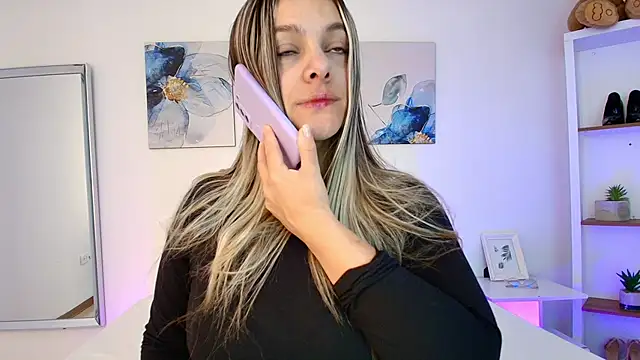 Isabella Harley online show from April 29, 2026, 1:26 pm
