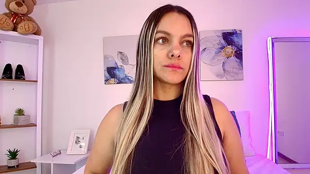 Snapshot of Isabella_Harley chatting on May 27, 2026, 1:52 pm Isabella Harley online show from May 27, 2026, 1:52 pm