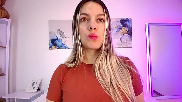 Snapshot of Isabella_Harley chatting on June 11, 2026, 1:20 pm Isabella Harley online show from June 11, 2026, 1:20 pm