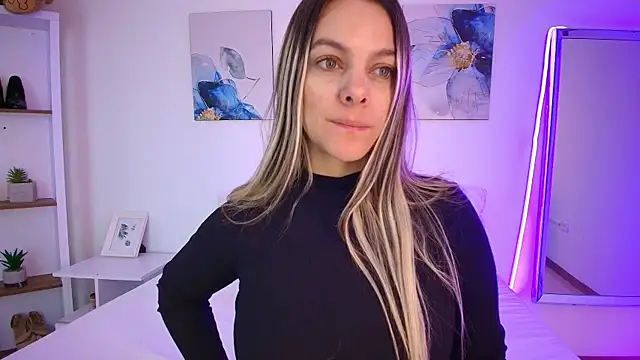 Snapshot of Isabella_Harley chatting on July 15, 2026, 1:27 pm Isabella Harley online show from July 15, 2026, 1:27 pm
