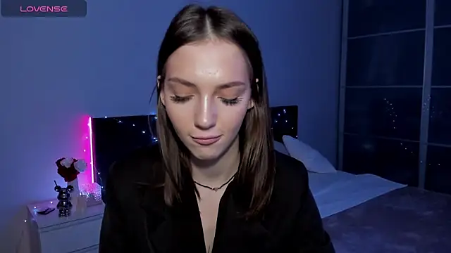SophieCatty online show from May 3, 2026, 12:44 pm