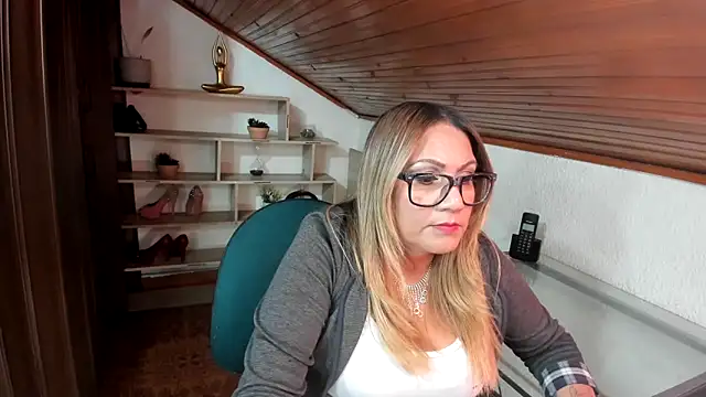 yayita mature online show from April 27, 2026, 6:06 pm