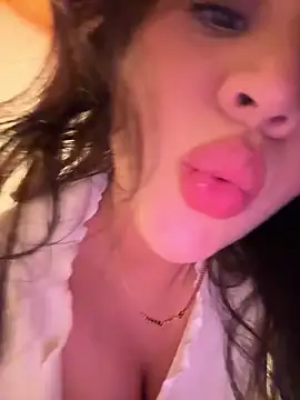 Snapshot of marcimaa chatting on October 11, 2025, 9:35 pm marcimaa online show from October 11, 2025, 9:35 pm