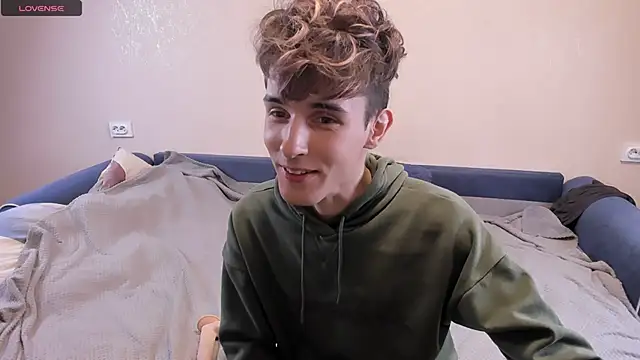 Snapshot of James_Mills chatting on February 28, 2025, 9:33 pm James Mills online show from February 28, 2025, 9:33 pm