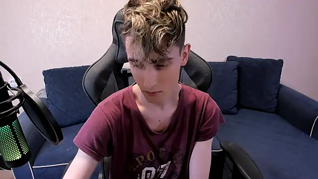 Snapshot of James_Mills chatting on November 7, 2025, 8:20 pm James Mills online show from November 7, 2025, 8:20 pm