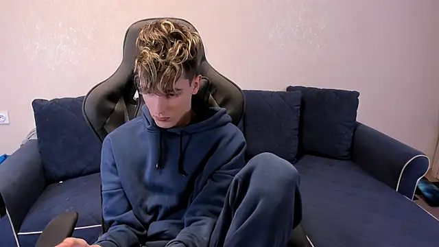 Snapshot of James_Mills chatting on November 11, 2025, 7:03 pm James Mills online show from November 11, 2025, 7:03 pm