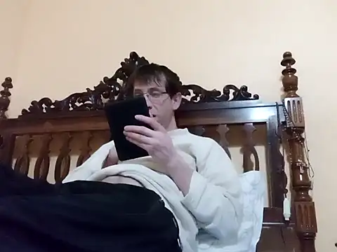 White rabbit  online show from January 5, 2025, 9:25 pm