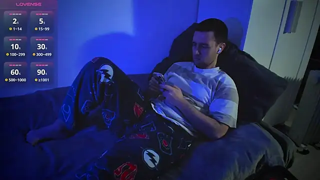 Snapshot of HonestAndrew chatting on February 12, 2025, 6:29 am HonestAndrew online show from February 12, 2025, 6:29 am