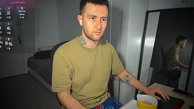 Snapshot of HonestAndrew chatting on March 15, 2025, 6:36 am HonestAndrew online show from March 15, 2025, 6:36 am