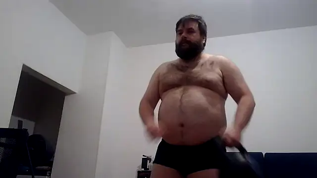 Snapshot of Superbearc89 chatting on April 17, 2026, 8:56 pm Superbearc89 online show from April 17, 2026, 8:56 pm