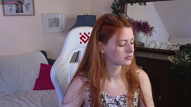 Snapshot of doll_lesli chatting on January 14, 2025, 2:43 pm doll lesli online show from January 14, 2025, 2:43 pm