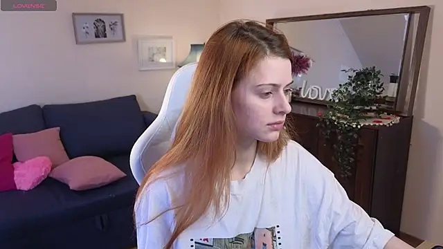 Snapshot of doll_lesli chatting on March 13, 2025, 2:12 pm doll lesli online show from March 13, 2025, 2:12 pm