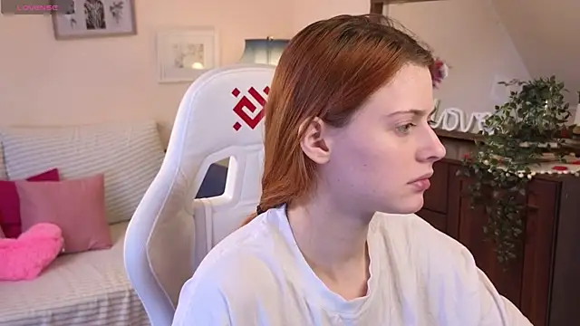 Snapshot of doll_lesli chatting on March 15, 2025, 2:12 pm doll lesli online show from March 15, 2025, 2:12 pm