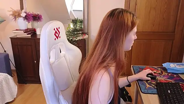 Snapshot of doll_lesli chatting on March 17, 2025, 2:12 pm doll lesli online show from March 17, 2025, 2:12 pm