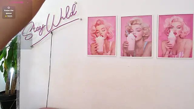 Adele LatinLady online show from June 20, 2026, 8:11 pm