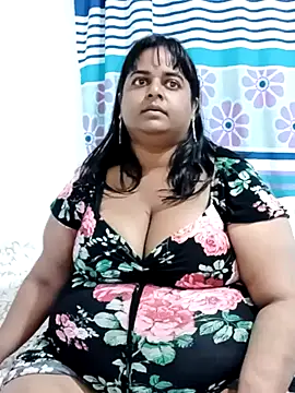 Snapshot of SusanaEshwar chatting on July 31, 2026, 6:18 pm SusanaEshwar online show from July 31, 2026, 6:18 pm